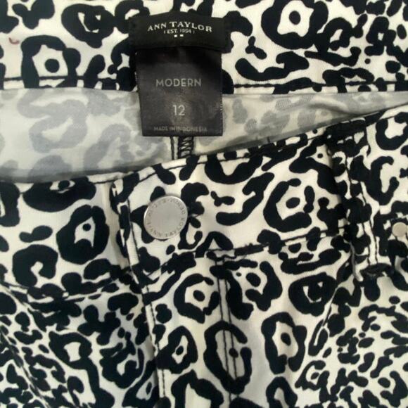 Ann Taylor Modern Leopard Print Pants Womens Size 12 Black Ivory Stretch - Picture 3 of 7